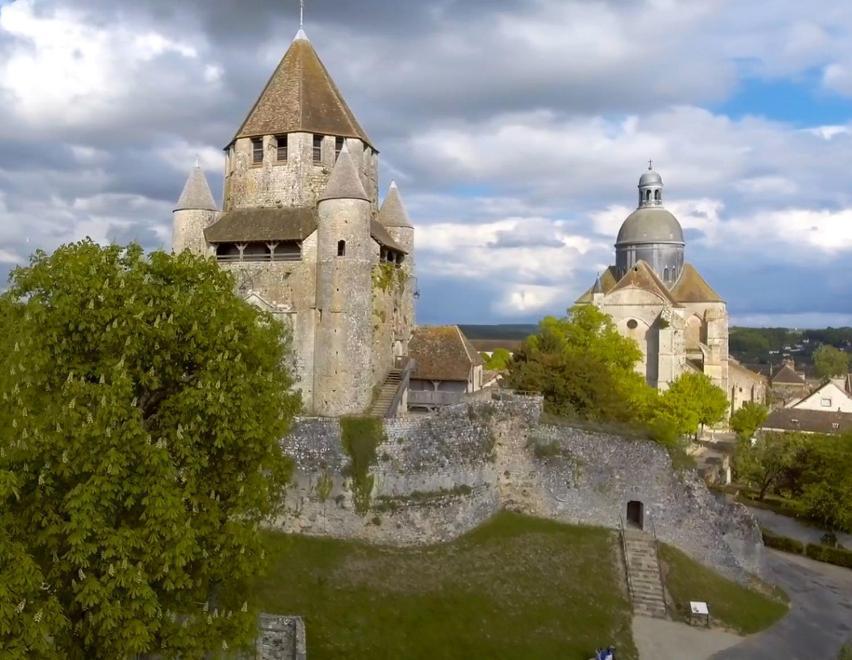 Gite Dans Une Ancienne Corps De Ferme D Provins Exteriér fotografie