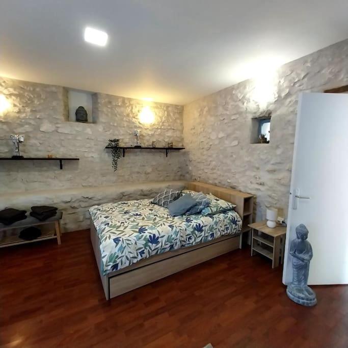Gite Dans Une Ancienne Corps De Ferme D Provins Exteriér fotografie